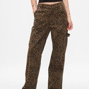 GAP Mid Rise '90s Loose Cheetah Cargo Jeans